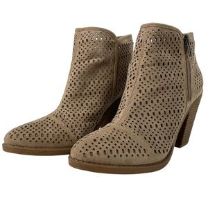 Esprit Perforated Vegan Leather Cutout Heeled Ankle Booties Taupe Size 8.5 Kay
